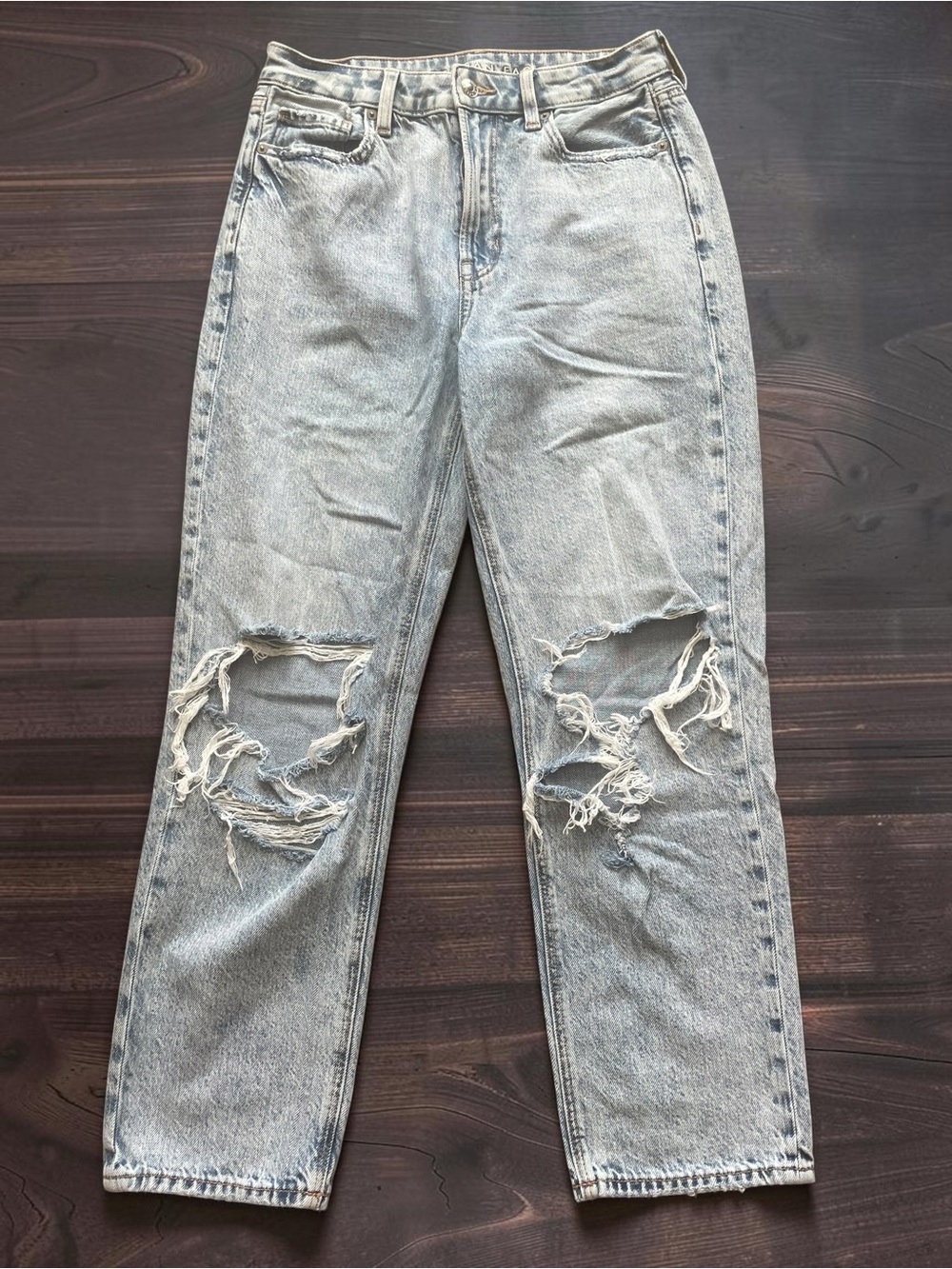 American Eagle Outfitters Lt Blue Women’s Distressed “Mom Straight Jean” - Sz 8